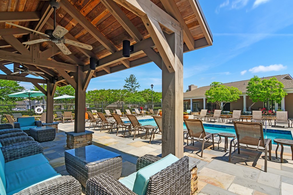 Patio and pool area at Highpointe Apartment Homes, Mississippi  , 39042