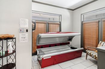 Tanning bed at Highpointe Apartment Homes, Mississippi