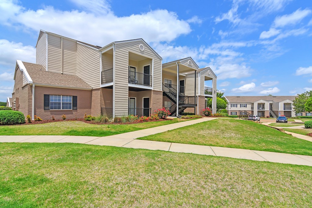 Green Space Walking Trails at Highpointe Apartment Homes, Brandon, MS, Mississippi