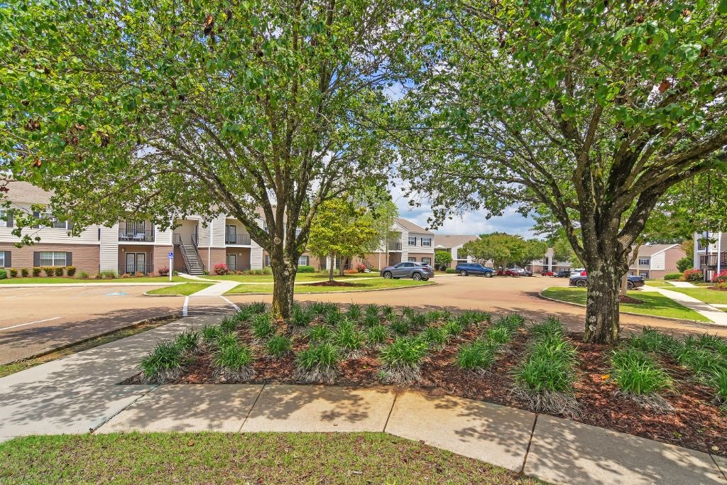 the reserve at fairfax corner apartments exterior  at Highpointe Apartment Homes, Brandon