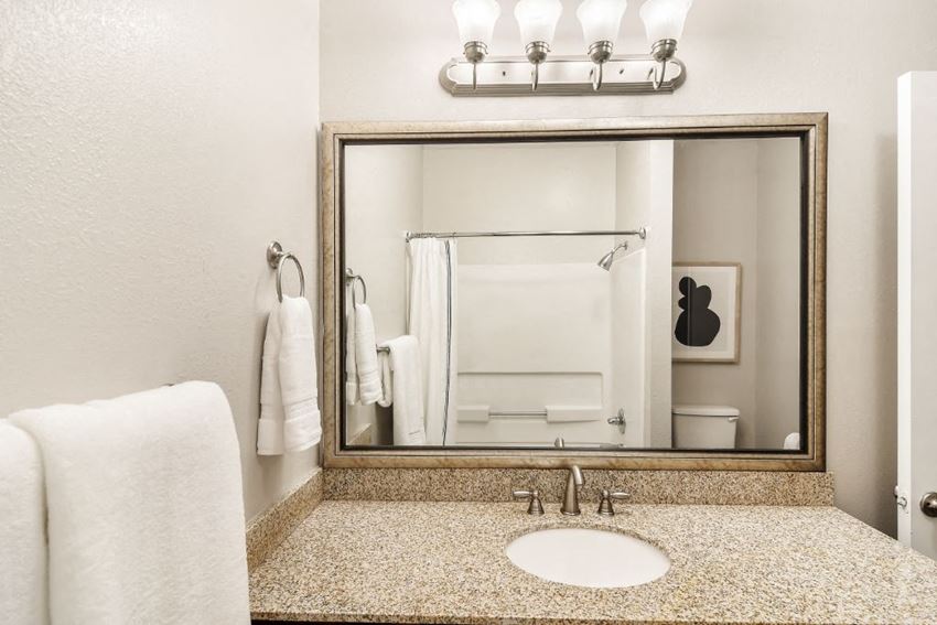 Highpointe At Crossgates Apartment Homes, 1290 W. Government St