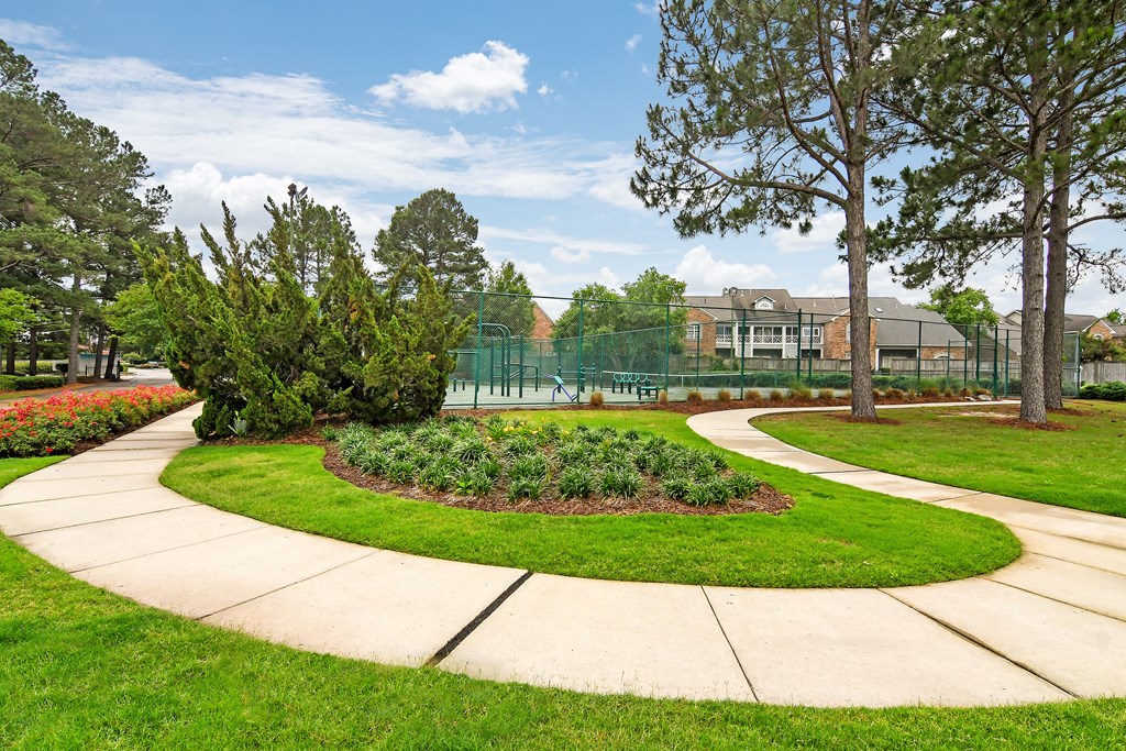 Walkway at Lakeshore Pointe Apartment Homes, Mississippi