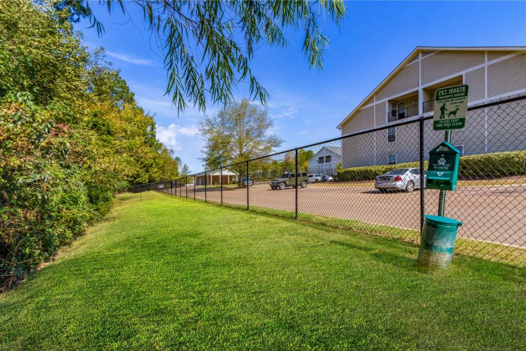 Dog Park at The Vineyard at Castlewoods Apartment Homes, 39047
