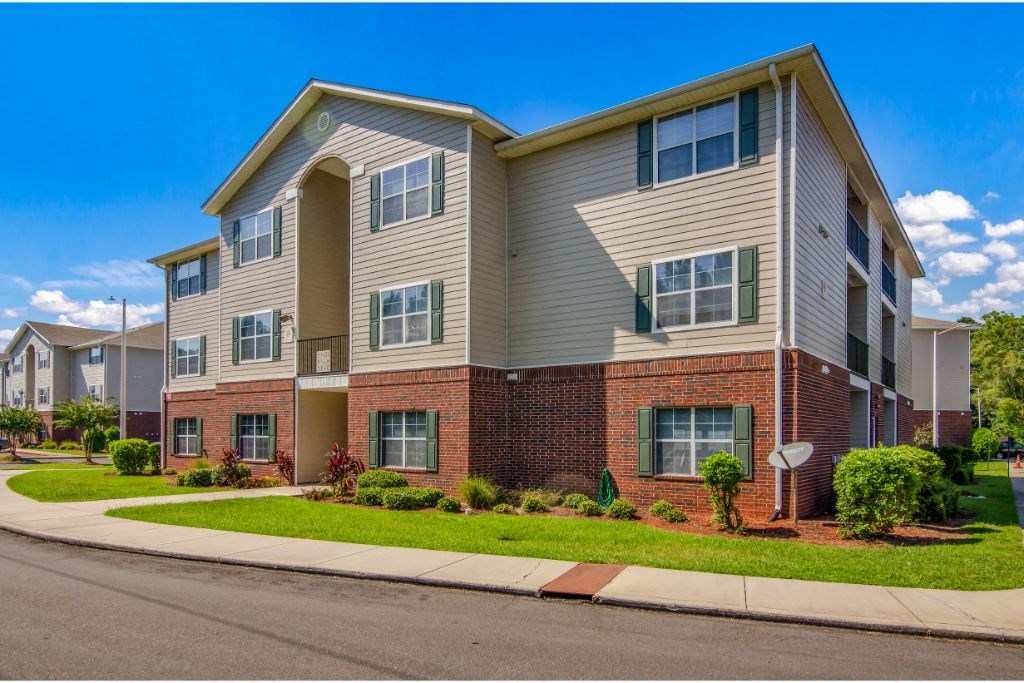 Gorgeous Apartment Buildings at Lagniappe Of Biloxi Apartment Homes, Biloxi, Mississippi, 39532