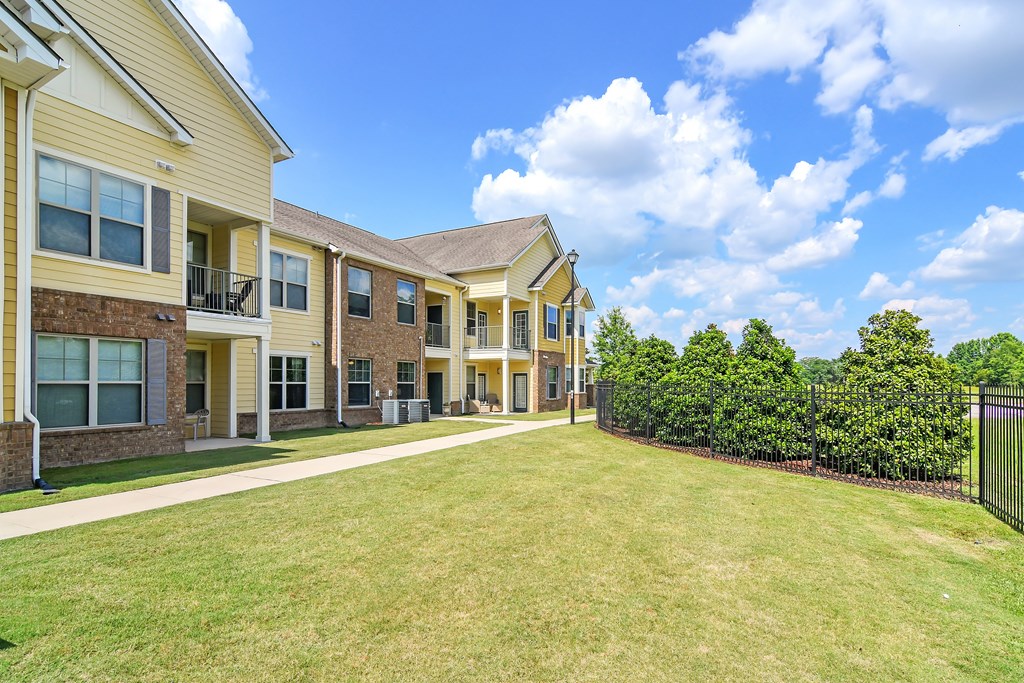 the preserve at ballantyne commons yard and apartment buildings at Audubon Park Apartment Homes, Louisiana