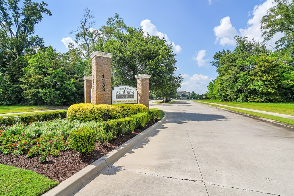 the preserve at ballantyne commons community sign at the end of a road at Audubon Park Apartment Homes, Louisiana