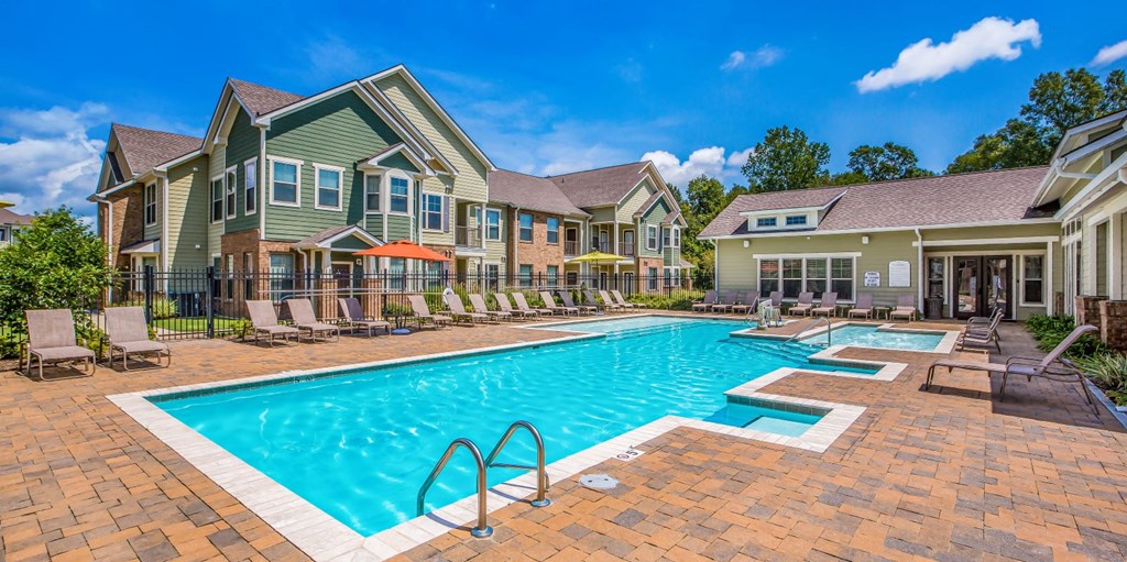the swimming pool at the estates at spring valley at Audubon Park Apartment Homes, Louisiana
