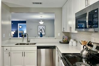Large Kitchen at Reserve at Park Place Apartment Homes, Hattiesburg, 39402