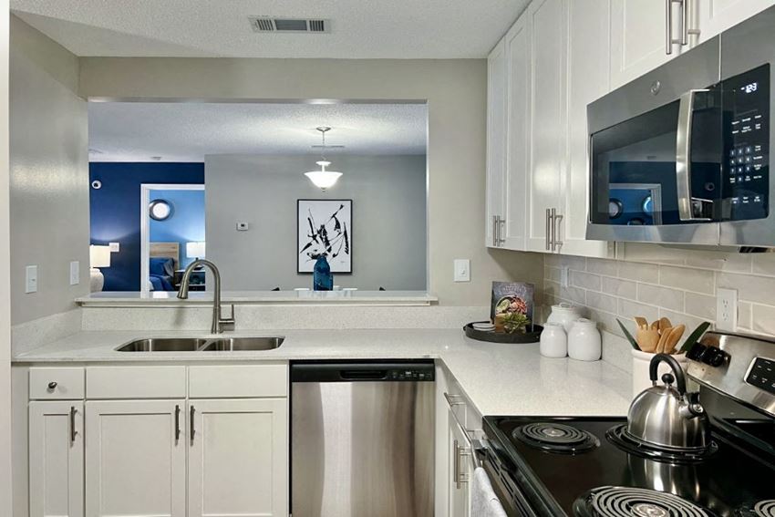 Large Kitchen Large Kitchen at Reserve at Park Place Apartment Homes, Hattiesburg, 39402