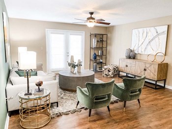 Open Living Room at Crossgates Apartment Homes, Starkville