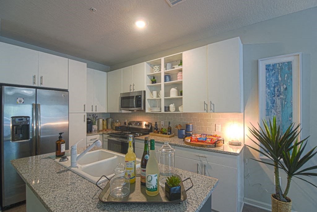 Open Kitchen Area at The Met Apartment Homes, Hattiesburg, 35402