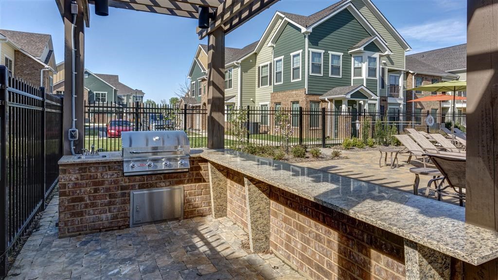 Outdoor BBQ Area at Audubon Park Apartment Homes, Zachary, LA, 70791