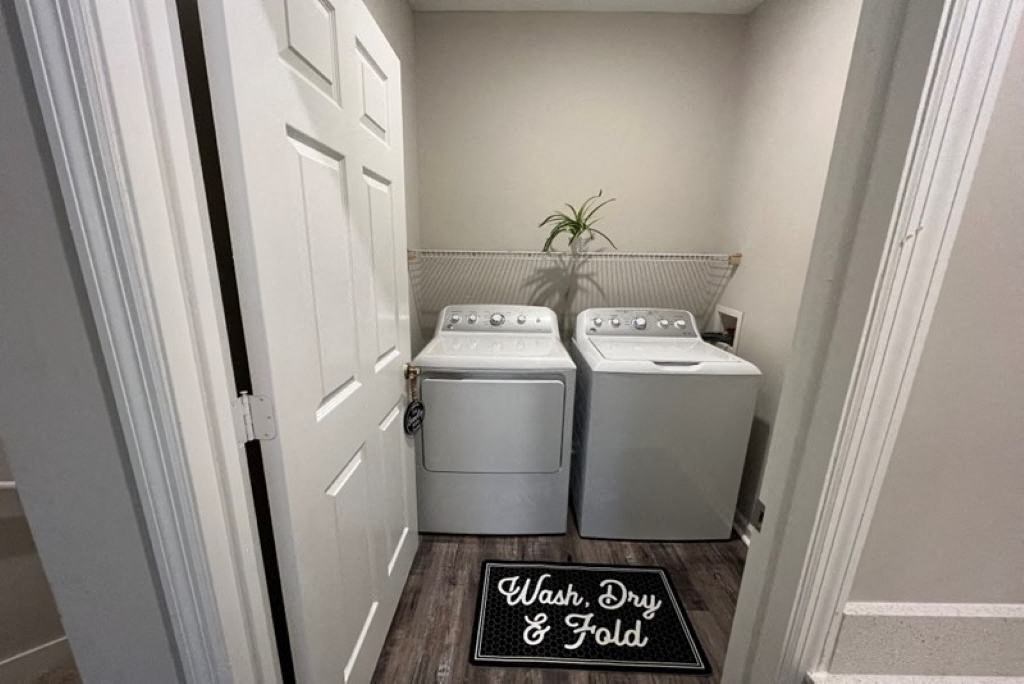 Apartment Laundry Room at Carlton Park Apartment Homes, Flowood, MS, 39232