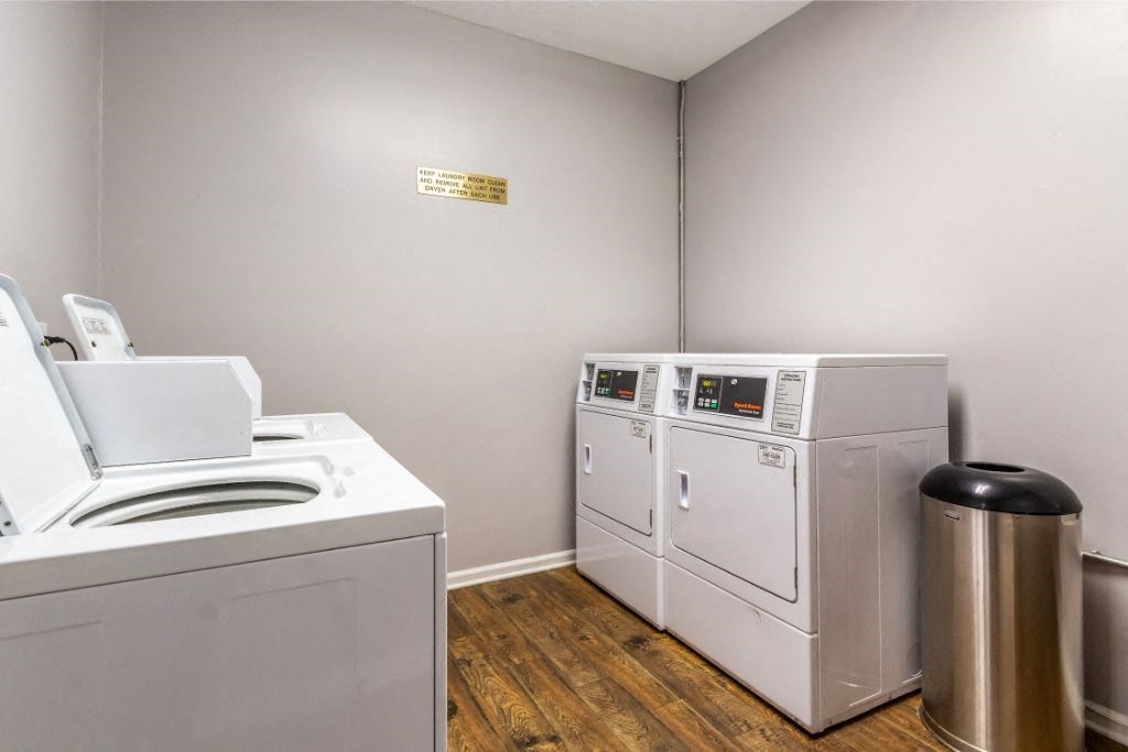 Coin Laundry Room at The Vineyard at Castlewoods Apartment Homes, Mississippi