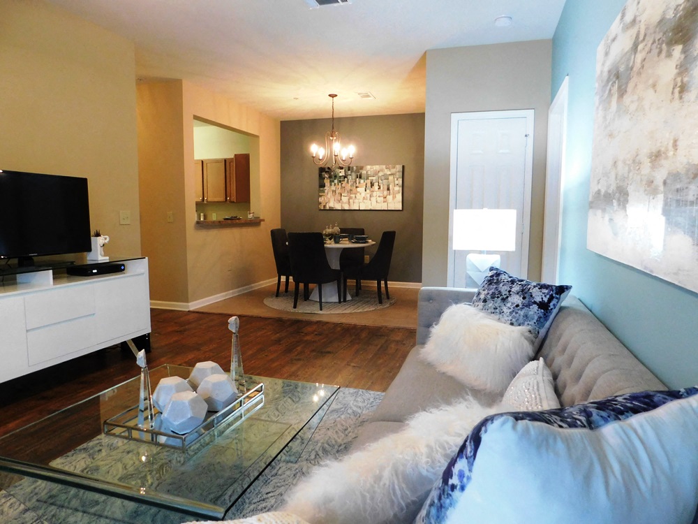 Open Living Room and Dining Room  at The Vineyard of Olive Branch Apartment Homes, Olive Branch, 38654
