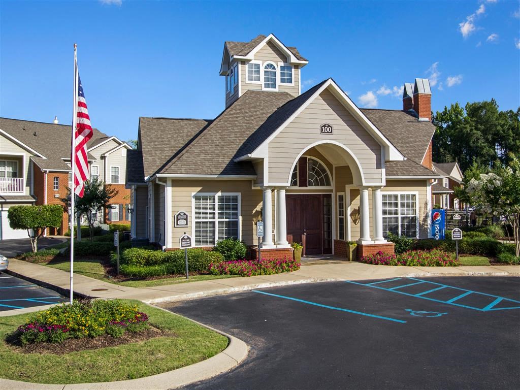 Beautiful Leasing Office at Carlton Park Apartment Homes, MS