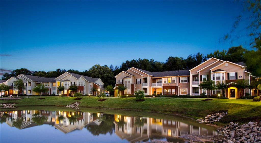 Luxurious Apartment Buildings at Carlton Park Apartment Homes, Mississippi, 39232