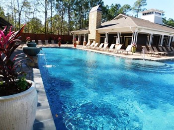 Pool with Fountain at Reserve of Gulf Hills Apartment Homes, Ocean Springs, 39564 - Photo Gallery 43