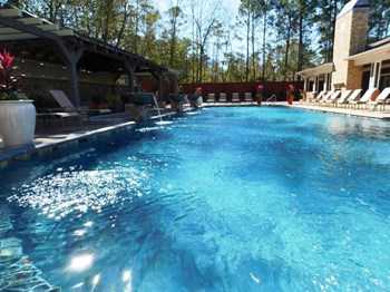 Beautiful Pool Scenery at Reserve of Gulf Hills Apartment Homes, Ocean Springs, Mississippi - Photo Gallery 44