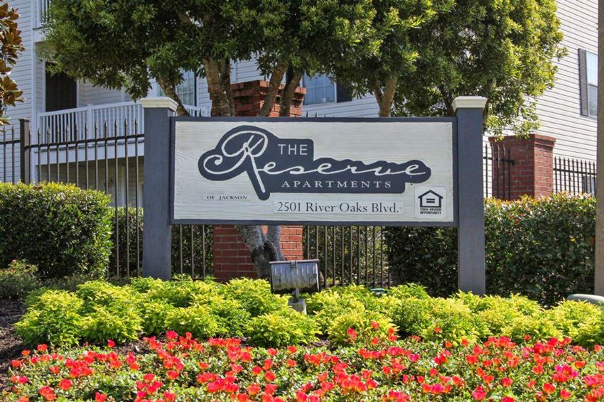 Welcome Sign at Reserve of Jackson Apartment Homes, Jackson, MS, 39211 - Photo Gallery 1