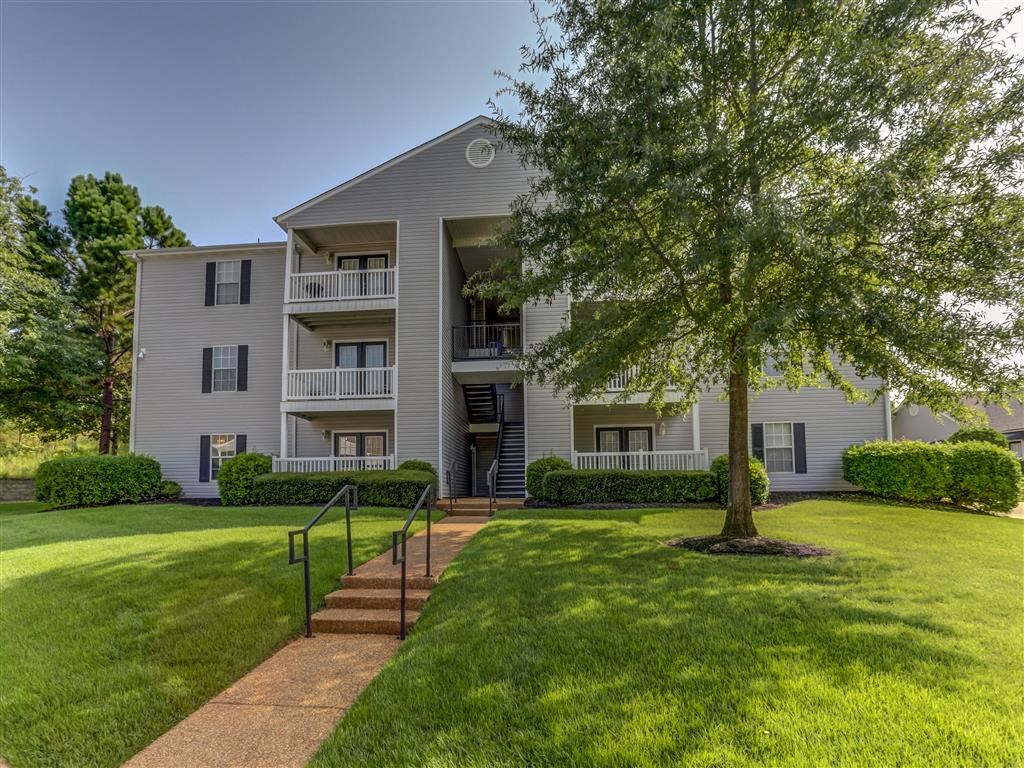 Apartment Buildings at Lexington Pointe Apartment Homes, Oxford, MS