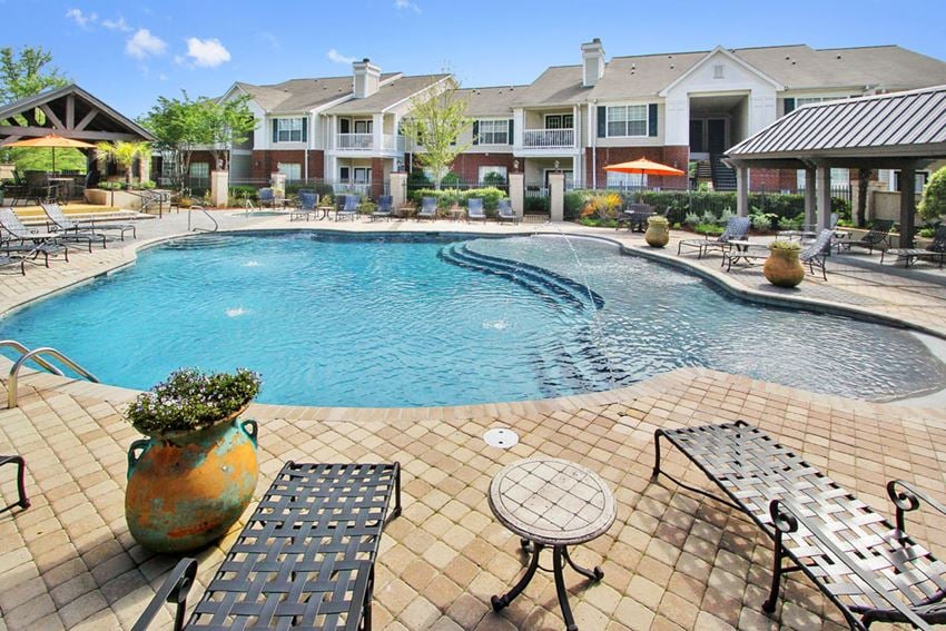 Resort Style Pool at Legacy Apartment Homes, Ridgeland, Mississippi, 39157 - Photo Gallery 1
