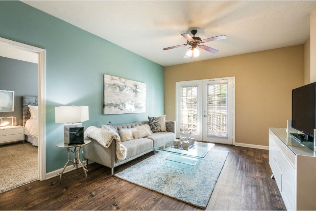 Elegant Living Room  at The Vineyard of Olive Branch Apartment Homes, Olive Branch, MS, 38654