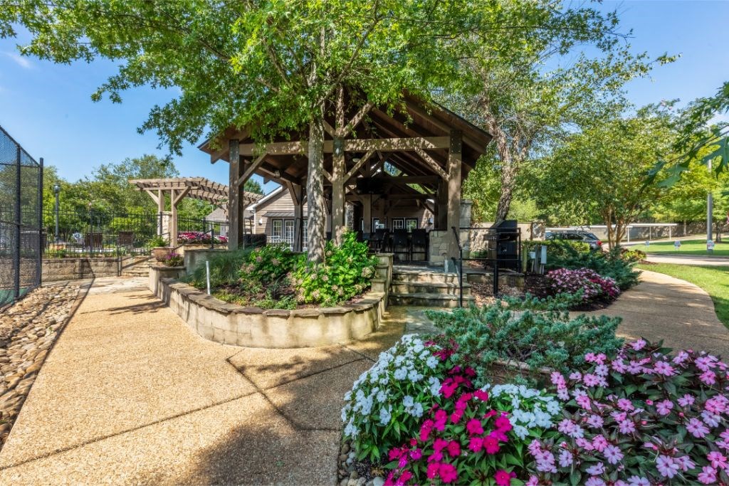 Tennis Court Gazebo at Lexington Pointe Apartment Homes, Oxford, MS, 38655