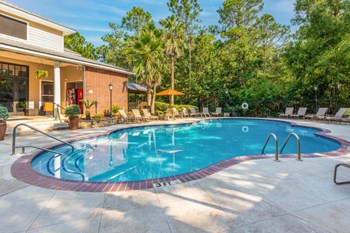 Elegant Pool Elegant Pool at Lagniappe Of Biloxi Apartment Homes, Mississippi, 39532 - Photo Gallery 3