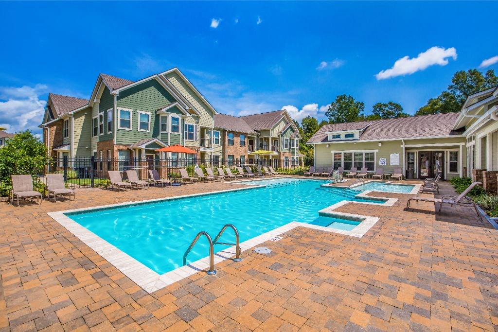 Beautiful Pool at Audubon Park Apartment Homes, LA