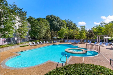 Pool with Hot Tub at Reserve of Jackson Apartment Homes, Jackson, MS