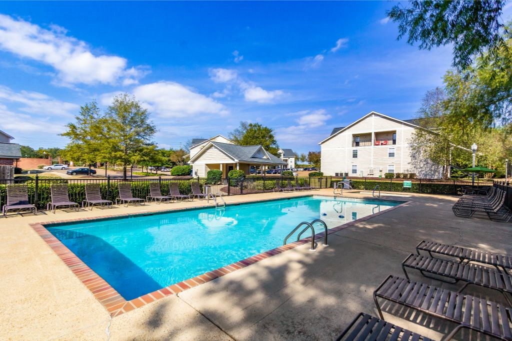 Beautiful Pool Area at The Vineyard at Castlewoods Apartment Homes, Brandon, MS