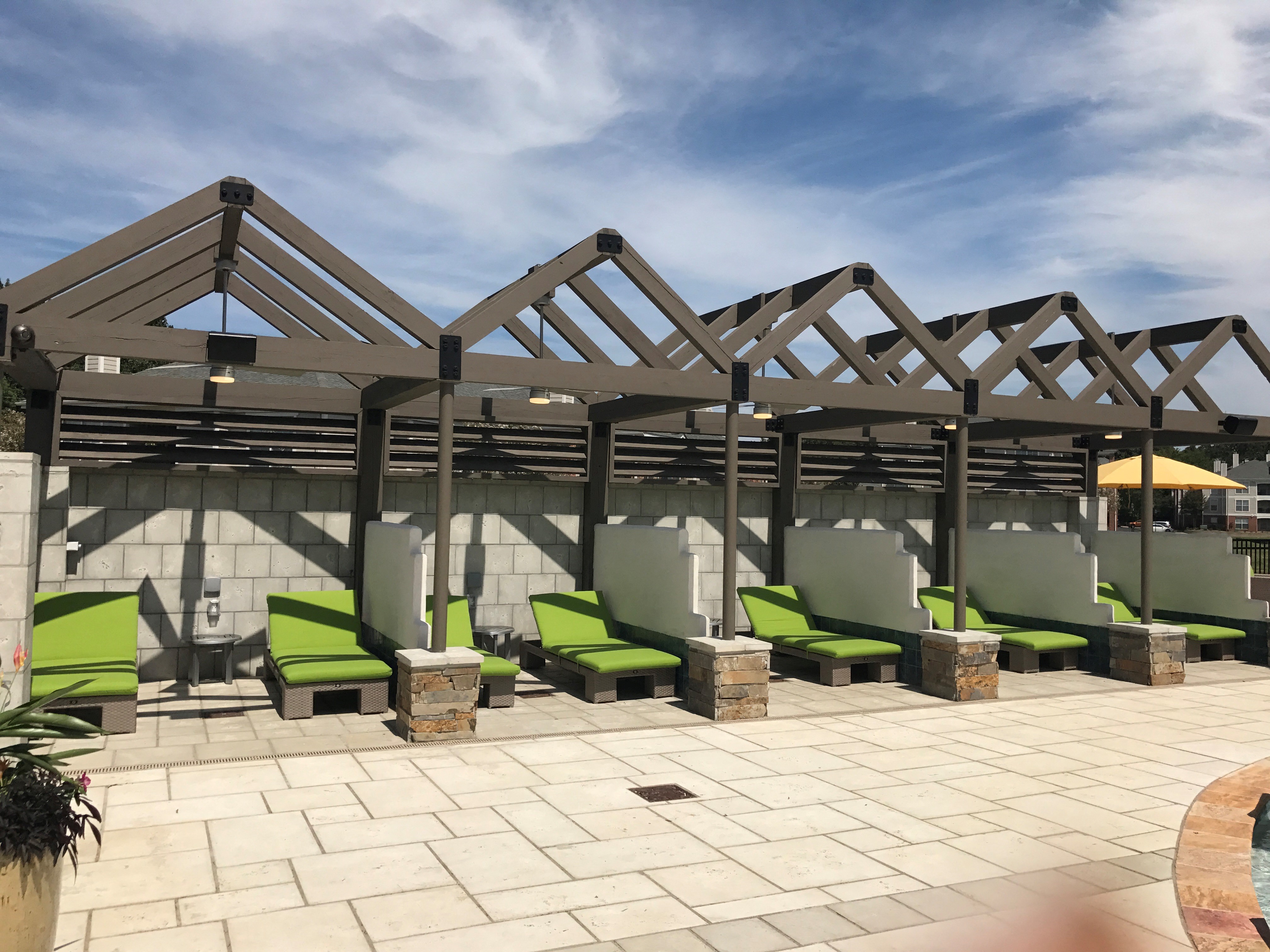 Poolside Lounge at Quail Ridge Apartment Homes, TN, 38135