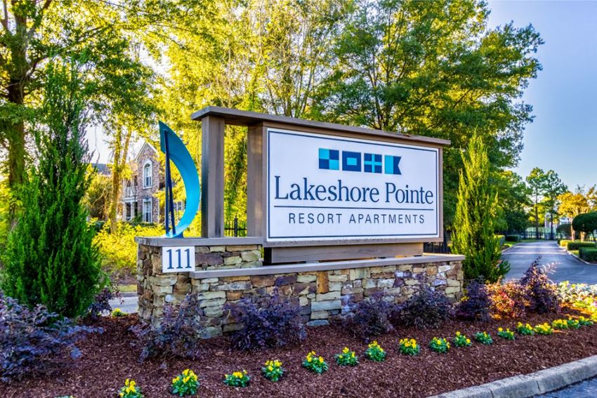 Welcome Sign at Lakeshore Pointe Resort Apartment Homes, Brandon, Mississippi - Photo Gallery 1