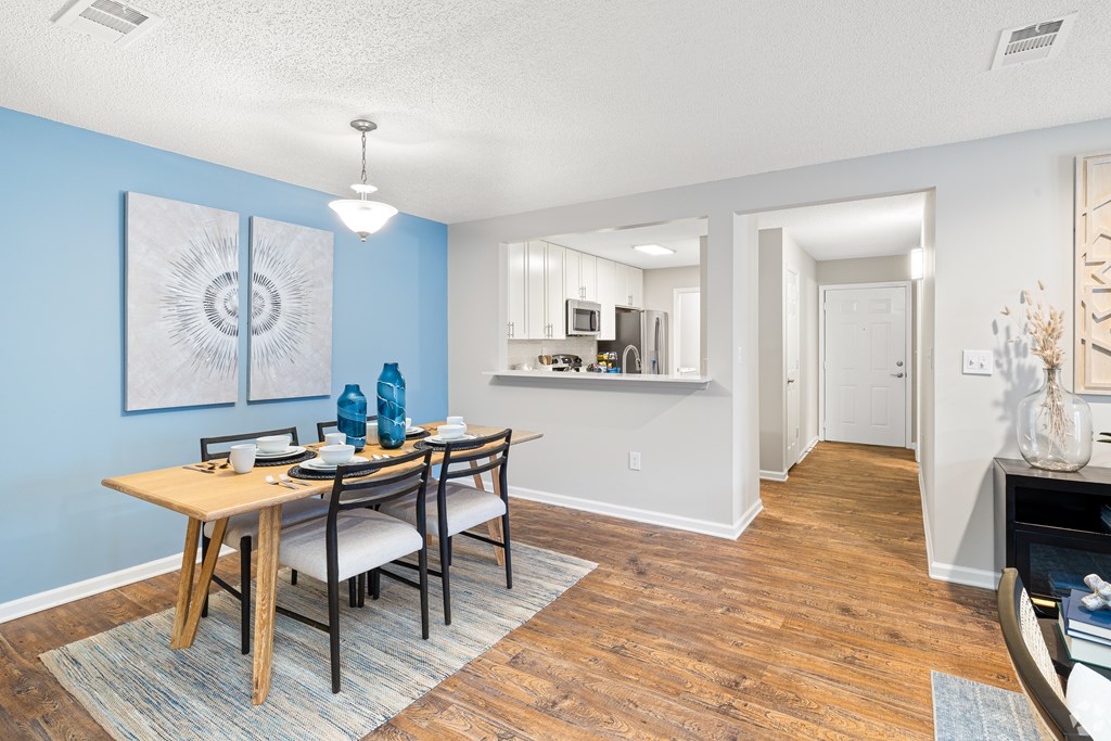 A dining room at Reserve at Park Place Apartment Homes, Hattiesburg, MS, 39402