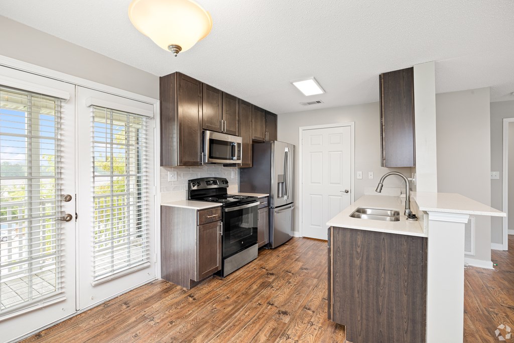Kitchen Unit at Reserve at Park Place Apartment Homes, Hattiesburg, 39402