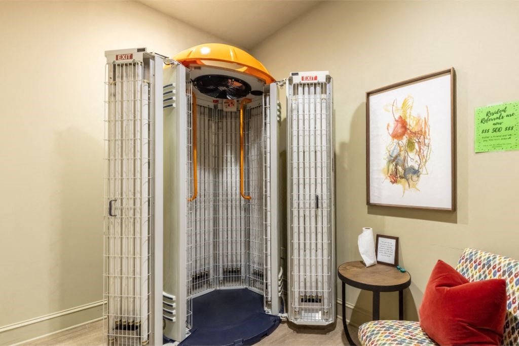 State of the Art Tanning Bed at Cambridge Station Apartment Homes, Oxford, MS, 38655