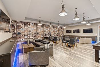 Lounge area at The Met Apartment Homes, Mississippi