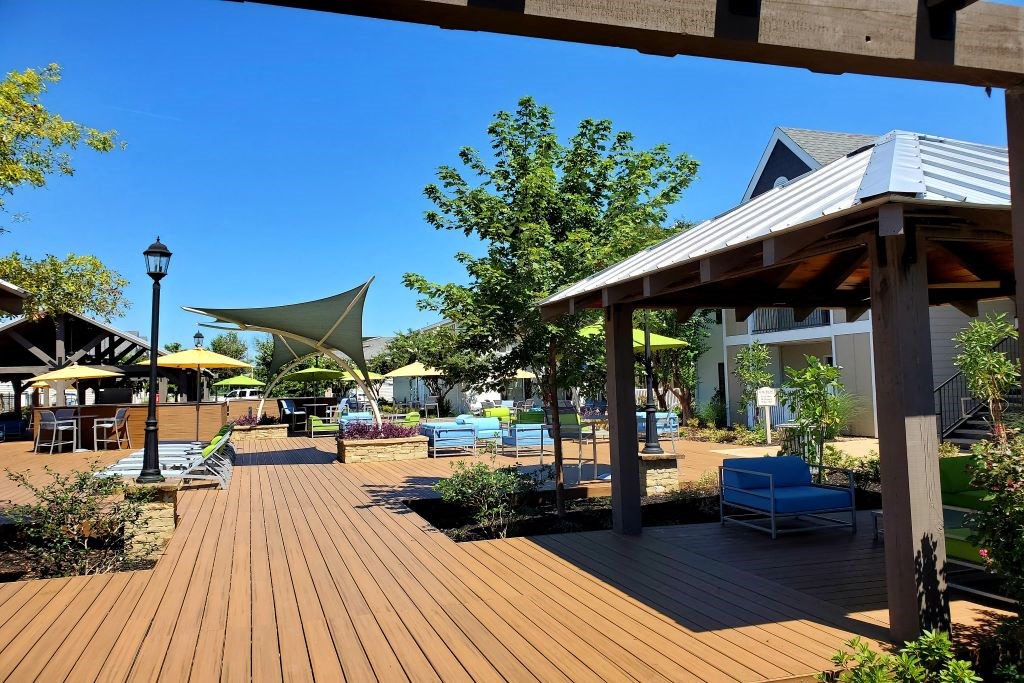 Luxury Outdoor Gazebos at Reserve of Bossier City Apartment Homes, Bossier City, Louisiana