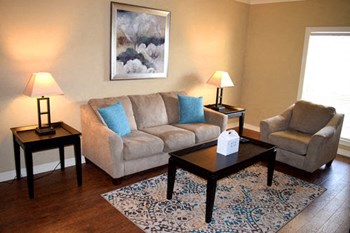 Open Living Room Open Living Room at The Diplomat of Jackson Apartment Homes, Jackson, Mississippi - Photo Gallery 6