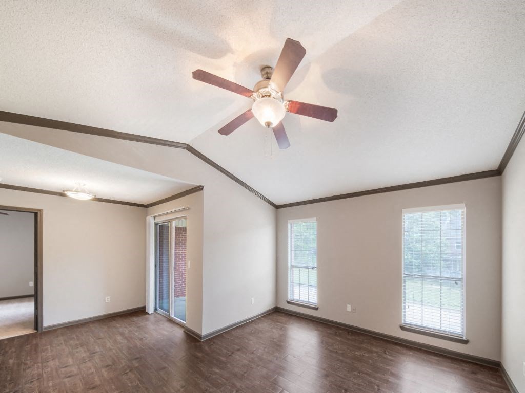 Large Living Room with a View at Cambridge Station Apartment Homes, Mississippi