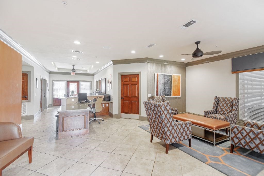 Open Leasing Office Foyer at Cumberland Place Apartment Homes, Tyler, 75703