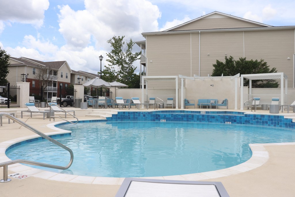 the swimming pool at the resort at glade springs at Reserve at Park Place Apartments, Hattiesburg, Mississippi