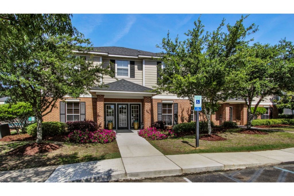 Leasing Office at The Vineyard at Castlewoods Apartment Homes, Brandon