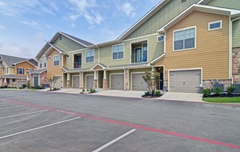 Apartment Garages at Wellington Grande Apartment Homes, Longview, TX, 75605