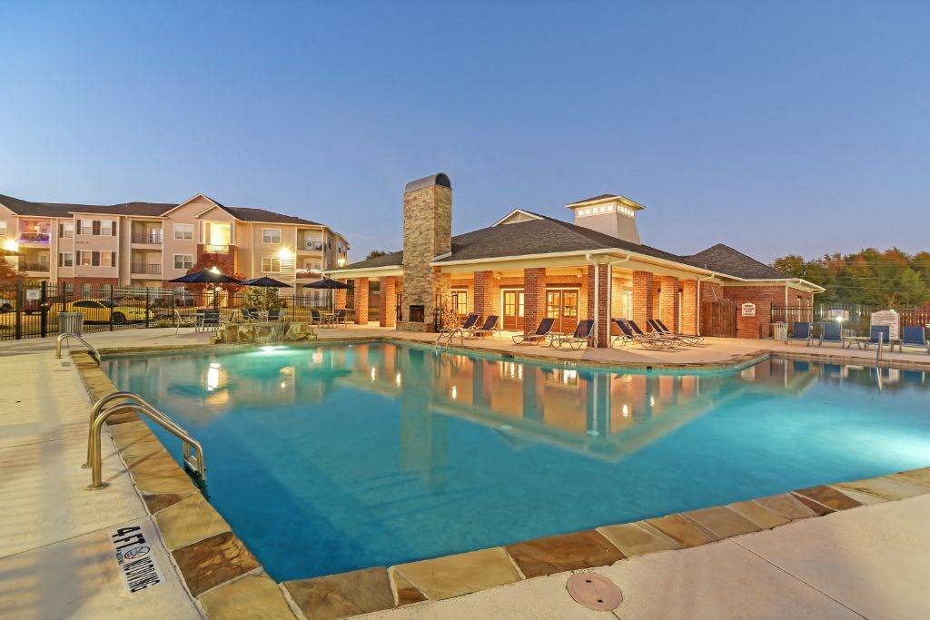 Resort Style Pool at Cumberland Place Apartment Homes, TX, 75703