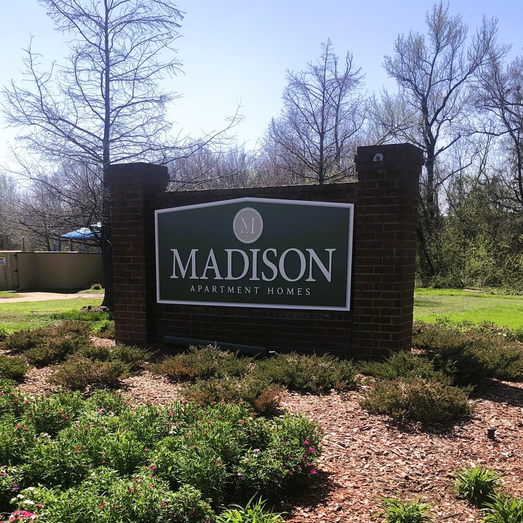 The Madison of Tyler Apartment Outdoor Signt Homes at The Madison of Tyler Apartment Homes, Tyler, Texas