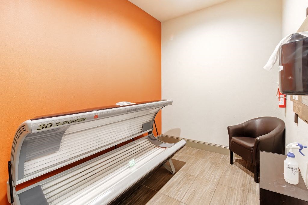 State of the Art Tanning Bed at Cumberland Place Apartment Homes, TX, 75703