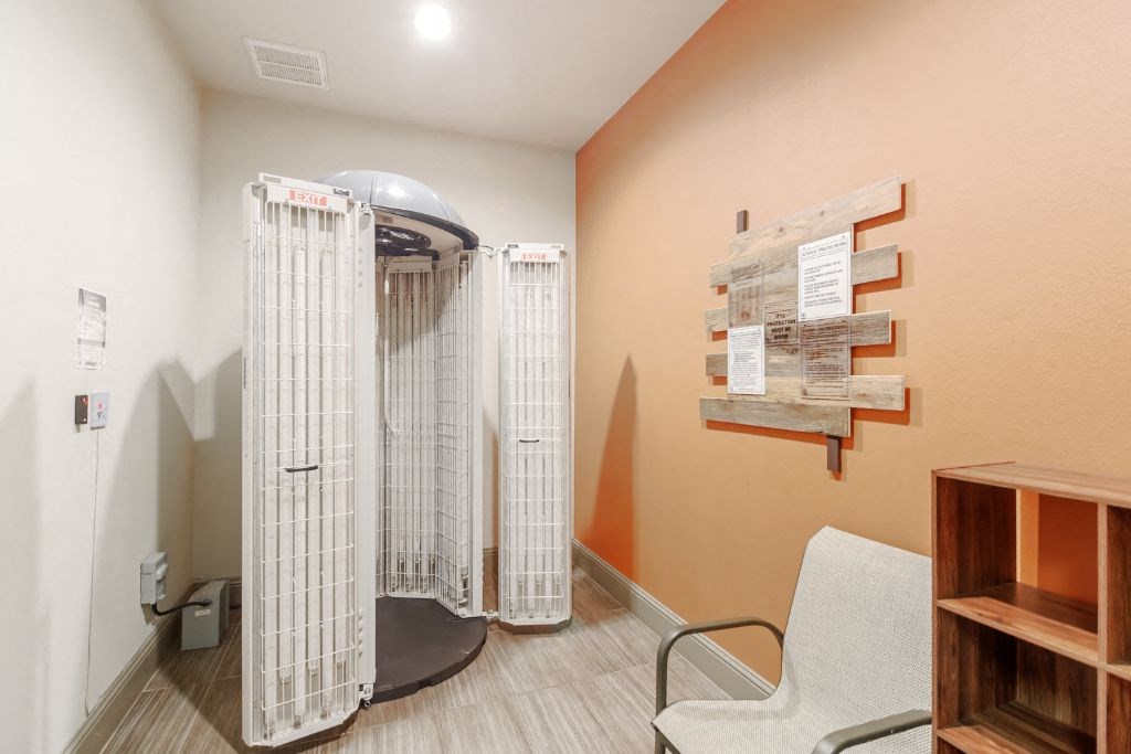Standing Tanning Bed at Cumberland Place Apartment Homes, Tyler, TX, 75703