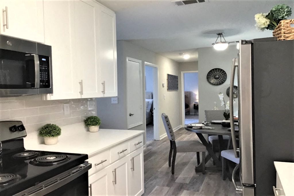 Modern Kitchen at Laurelwood Apartment Homes, Laurel, Mississippi, 39440